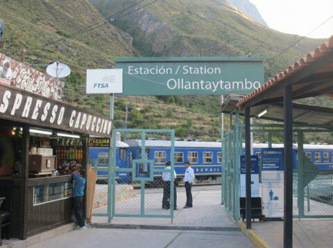 On the day of the tour, you will be picked up directly from your hotel in Cusco and transferred to the Ollantaytambo train station. The pick-up time is coordinated according to the train ticket schedule. During this journey, you will travel through the Sacred Valley region, enjoying views of mountains, rivers, and traditional Andean landscapes.